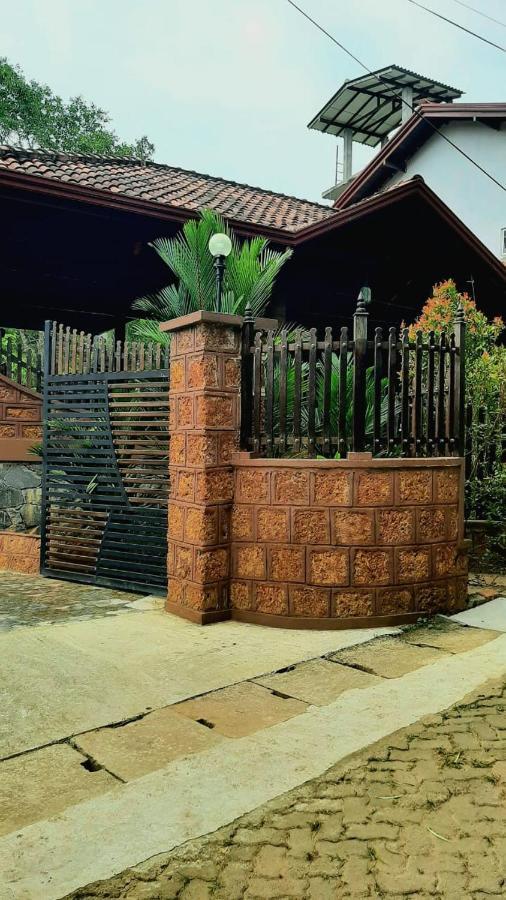 Loveena By H.S. Restaurant & Guest Tangalle Exterior foto